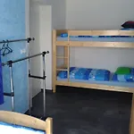 Hastrmanek, 3 *