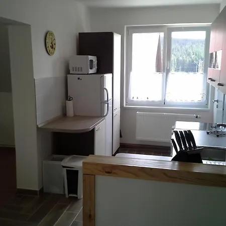 Hastrmanek, 3 *
